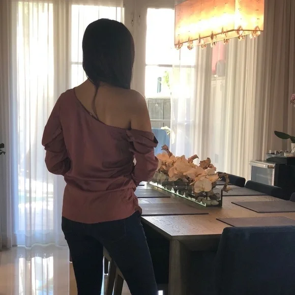 Lulumari Rose Mauve One Shoulder Top - Picture 3 of 7